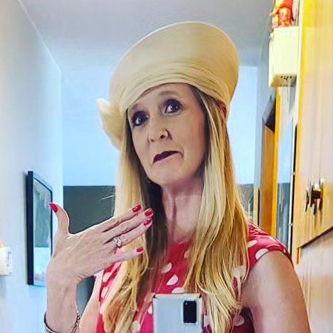 Should I be me or be&nbsp;Barbie?